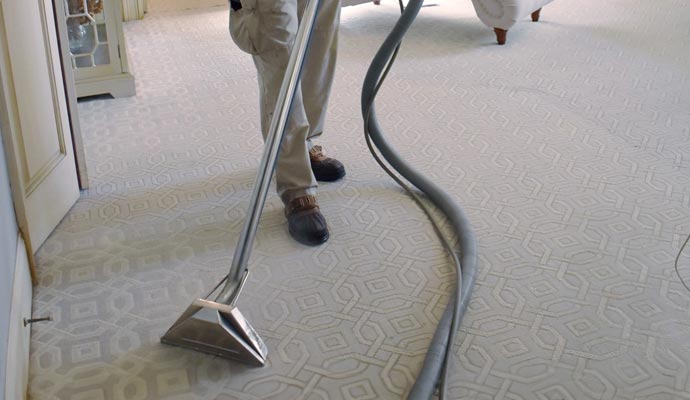 carpet cleaning with vacuum cleaner