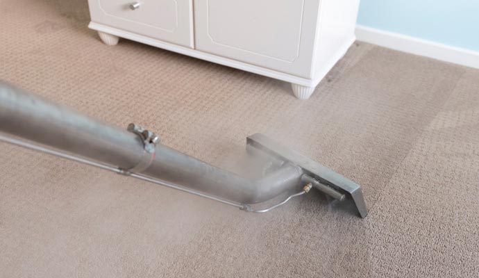 carpet cleaning using steam vaccume cleaner